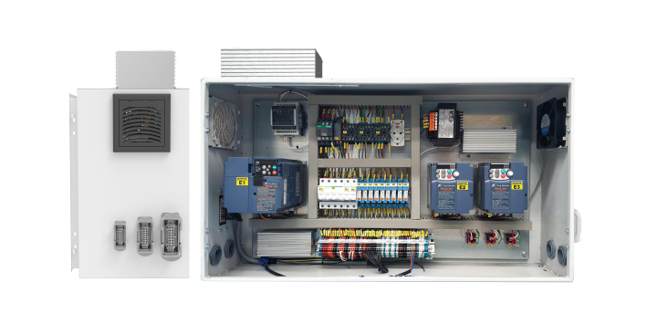 لوحة التحكم الكهربائية للرافعة مزودة بأنظمة أتمتة PLC ومحولات التردد VFD